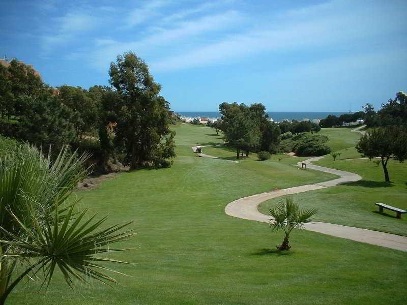 Doubletree By Hilton Golf Hotel 4*