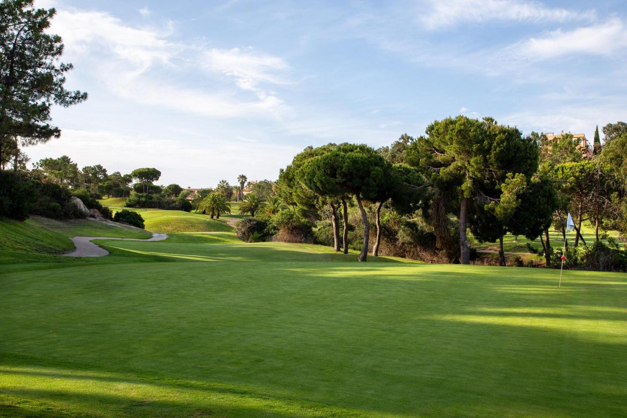 Doubletree By Hilton Golf 4*