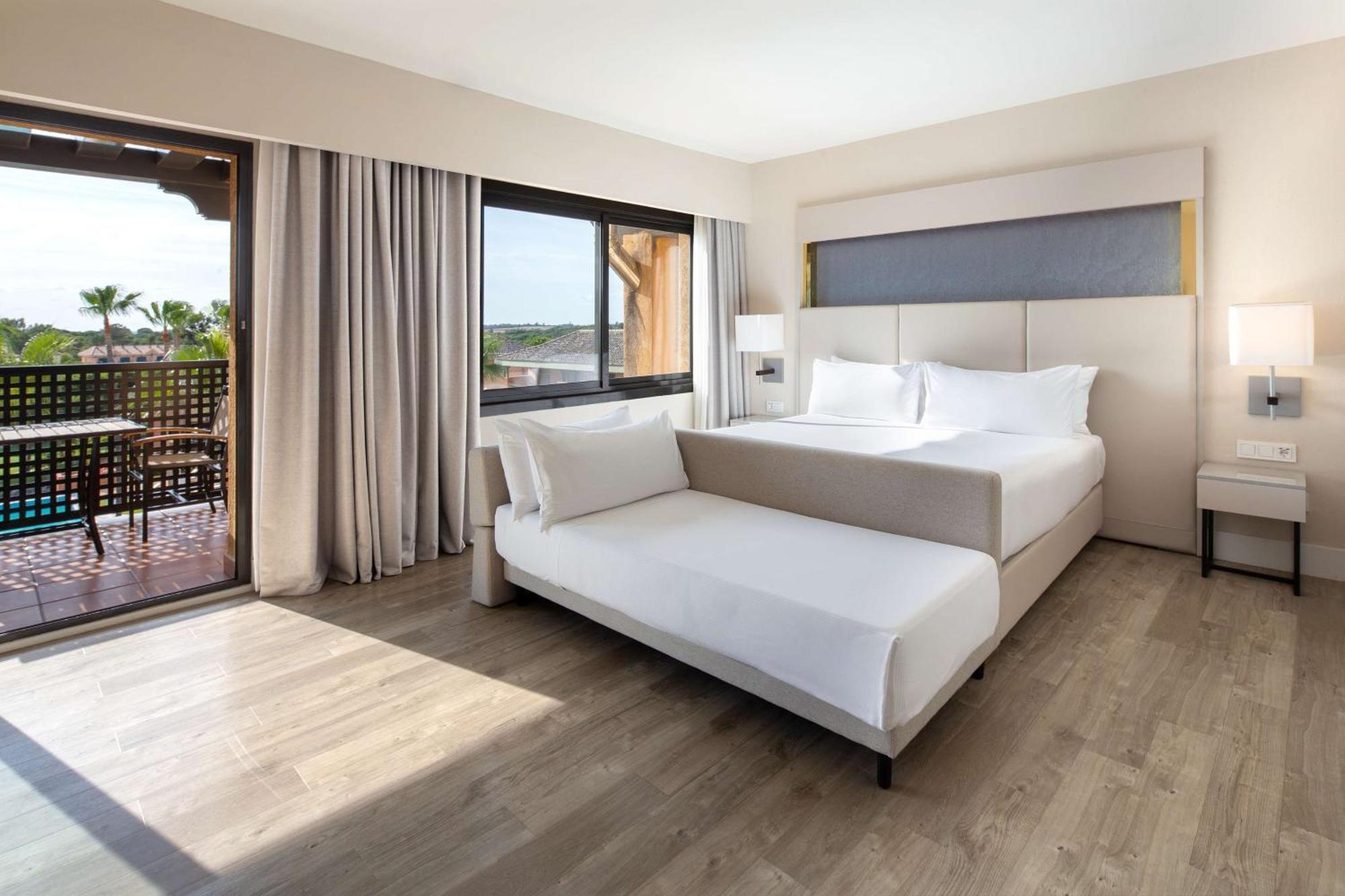 Doubletree By Hilton Golf 4*
